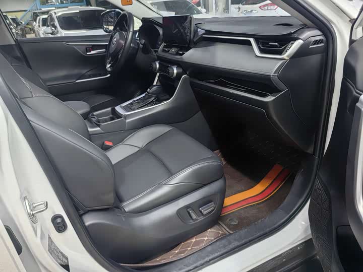 Фото 6 - Toyota Wildlander