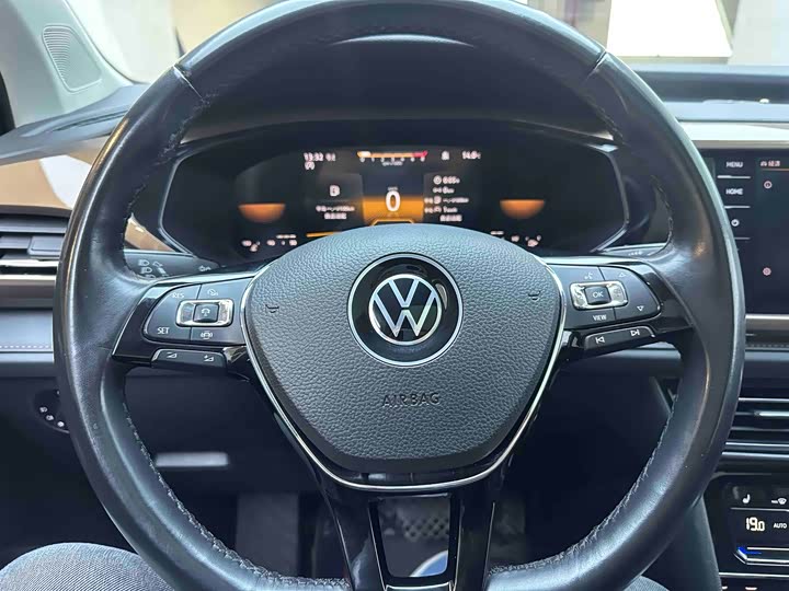 Фото 12 - Volkswagen Tharu