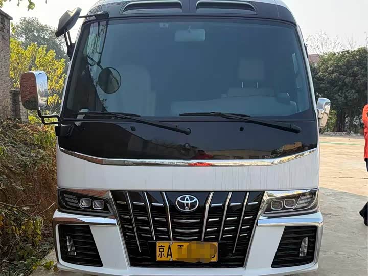 Фото 2 - Toyota Coaster