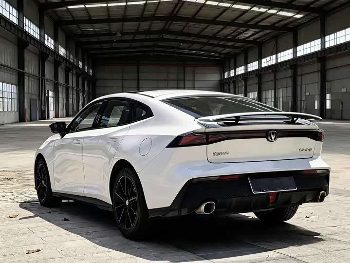 Фото 12 - Changan UNI-V