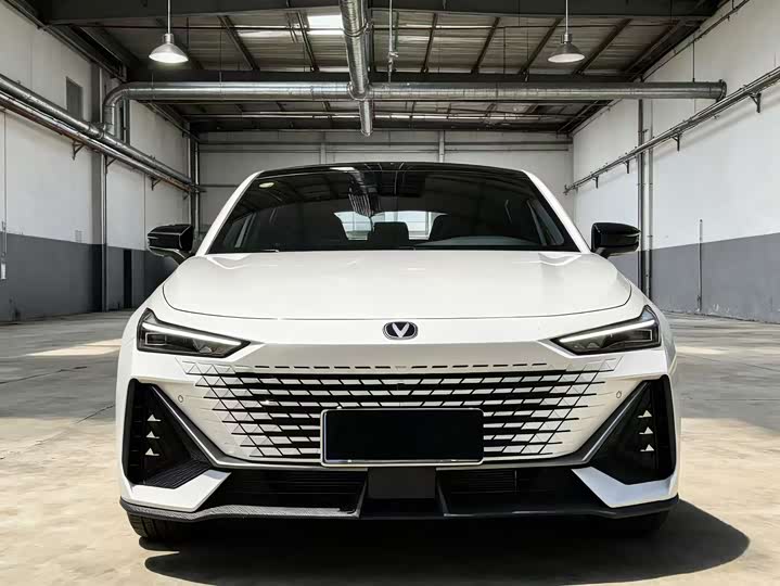 Фото 2 - Changan UNI-V