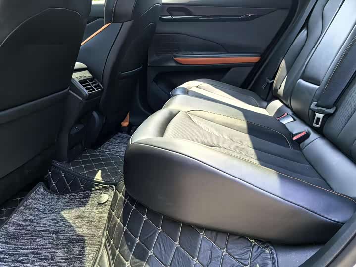 Фото 5 - Changan UNI-V