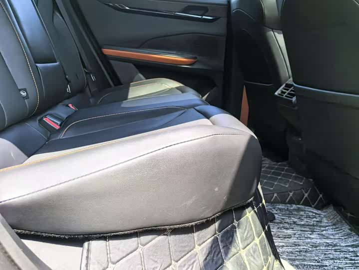 Фото 6 - Changan UNI-V