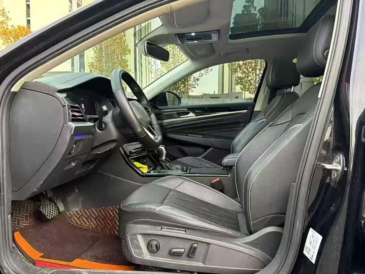 Фото 4 - Volkswagen Passat Hybrid