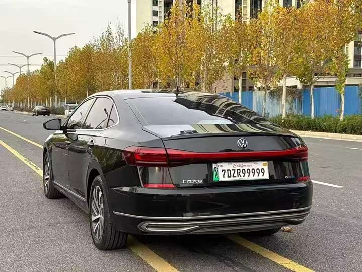 Фото 7 - Volkswagen Passat Hybrid