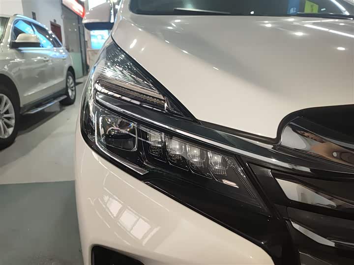 Фото 13 - Buick GL8 ES