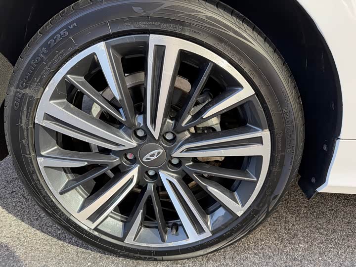 Фото 19 - Chery Arrizo 8