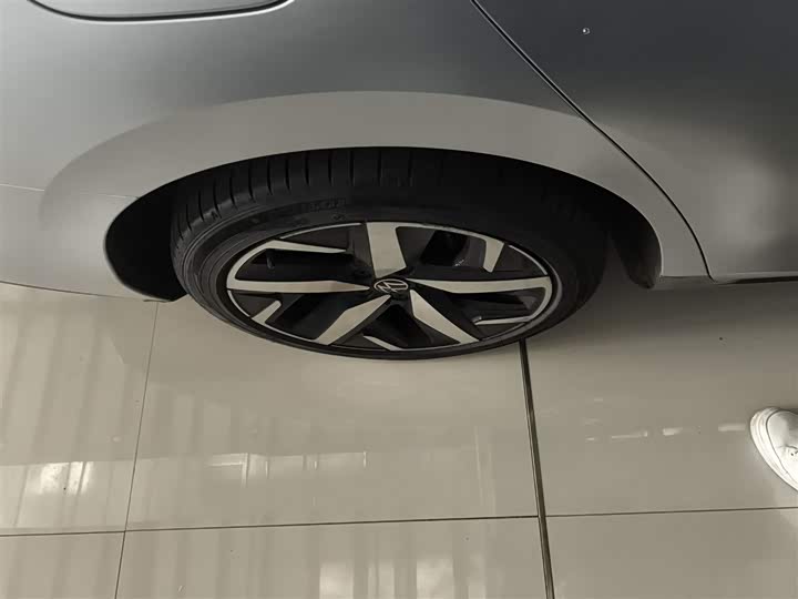 Фото 26 - Volkswagen Lamando L