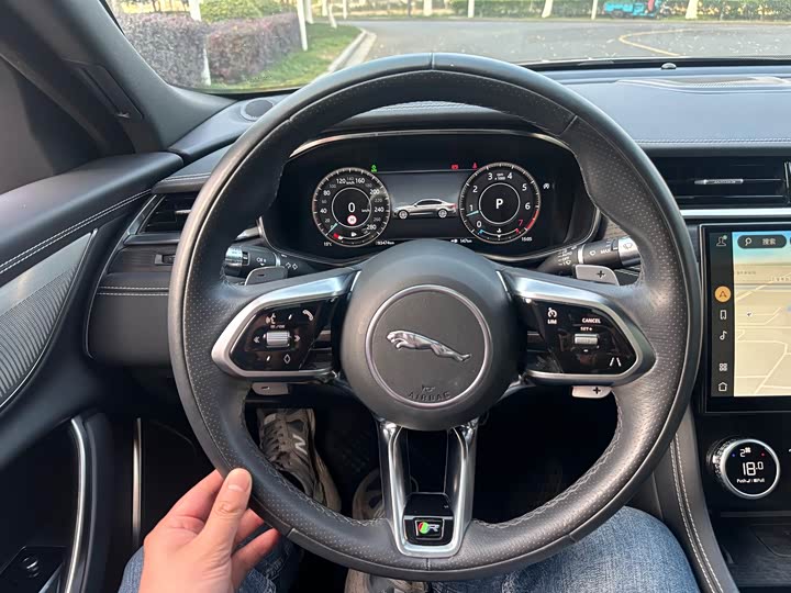 Фото 12 - Jaguar XF L