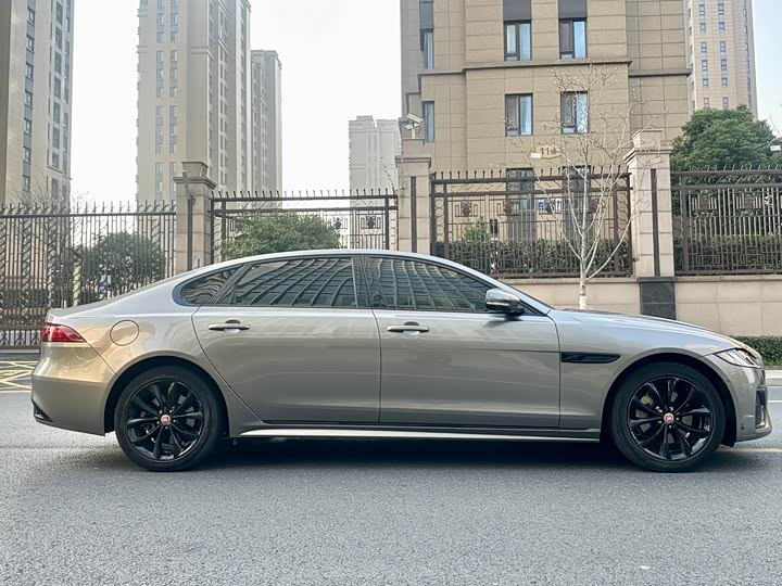 Фото 3 - Jaguar XF L