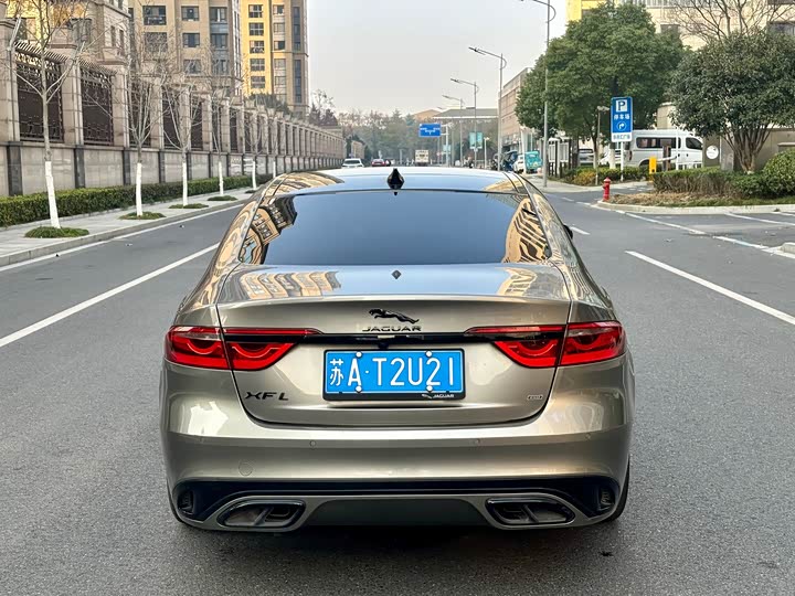 Фото 6 - Jaguar XF L