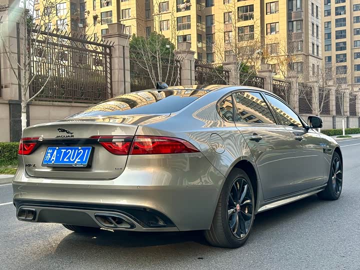 Фото 7 - Jaguar XF L