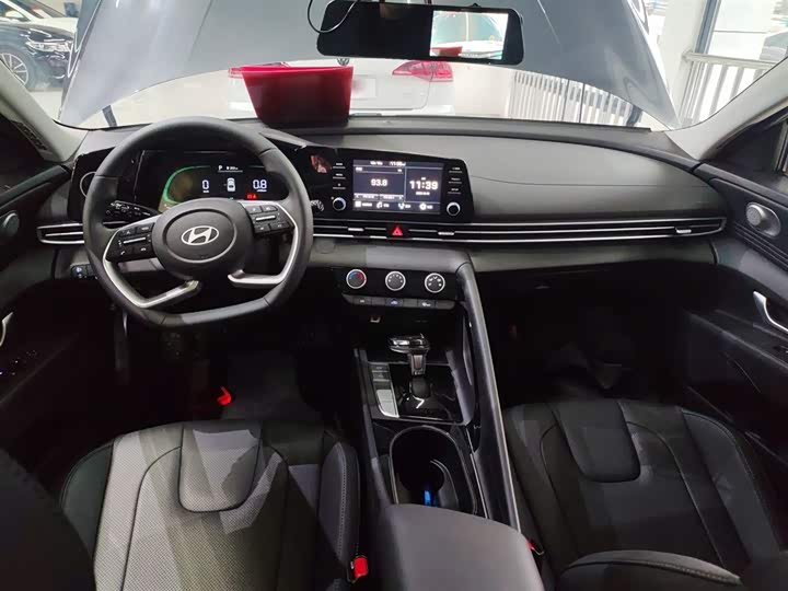 Фото 10 - Hyundai Elantra N line