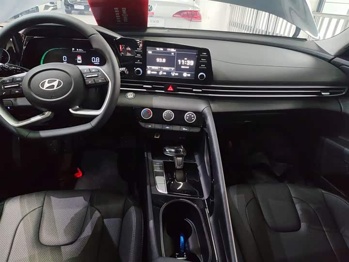 Фото 13 - Hyundai Elantra N line