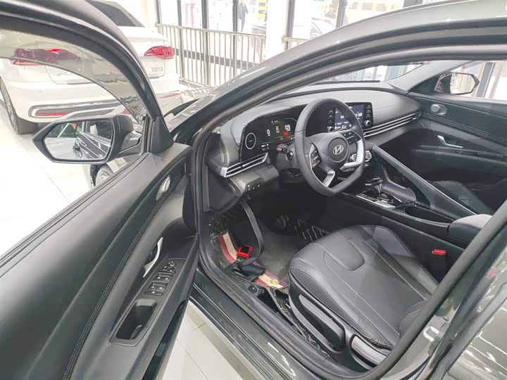 Фото 16 - Hyundai Elantra N line