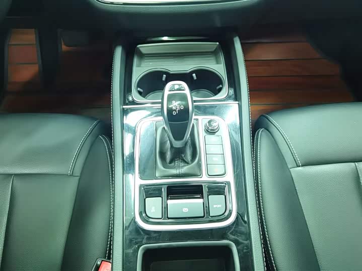 Фото 16 - BYD Song Max