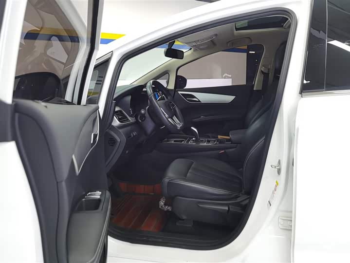 Фото 9 - BYD Song Max