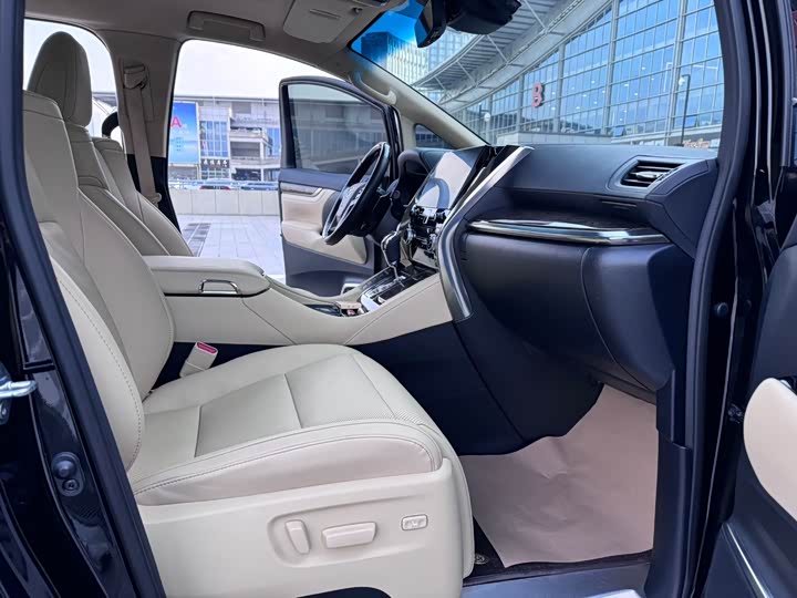 Фото 14 - Toyota Alphard