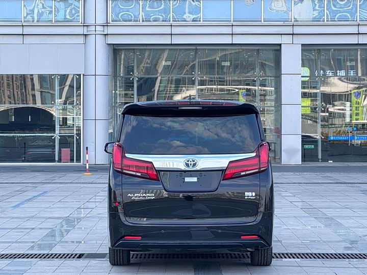 Фото 5 - Toyota Alphard