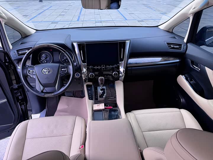 Фото 9 - Toyota Alphard