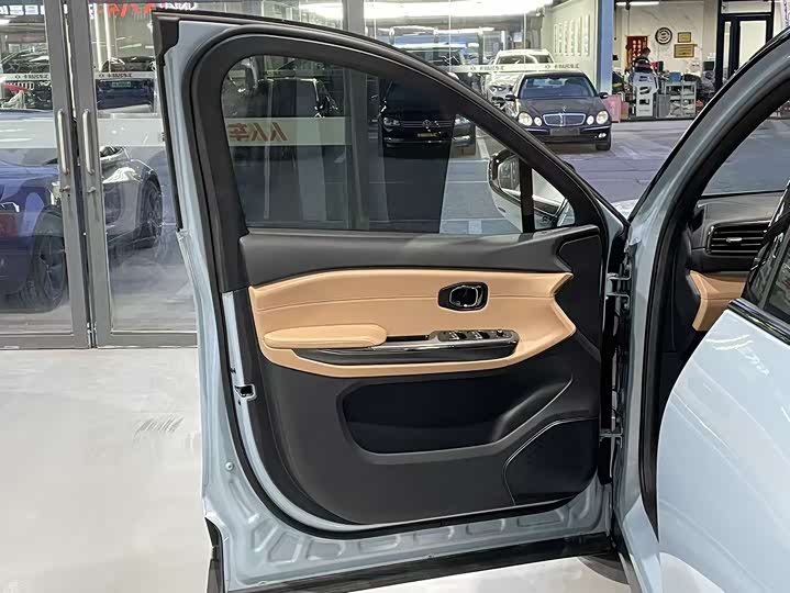 Фото 6 - Nio ES6