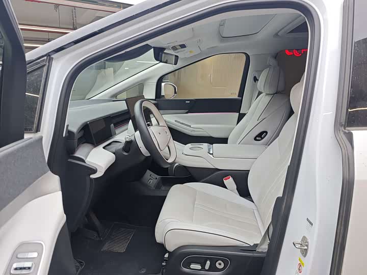 Фото 11 - XPeng X9