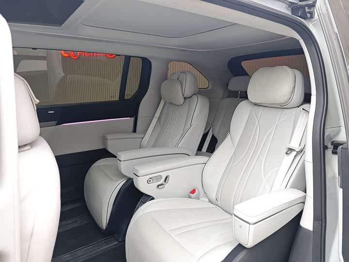 Фото 12 - XPeng X9