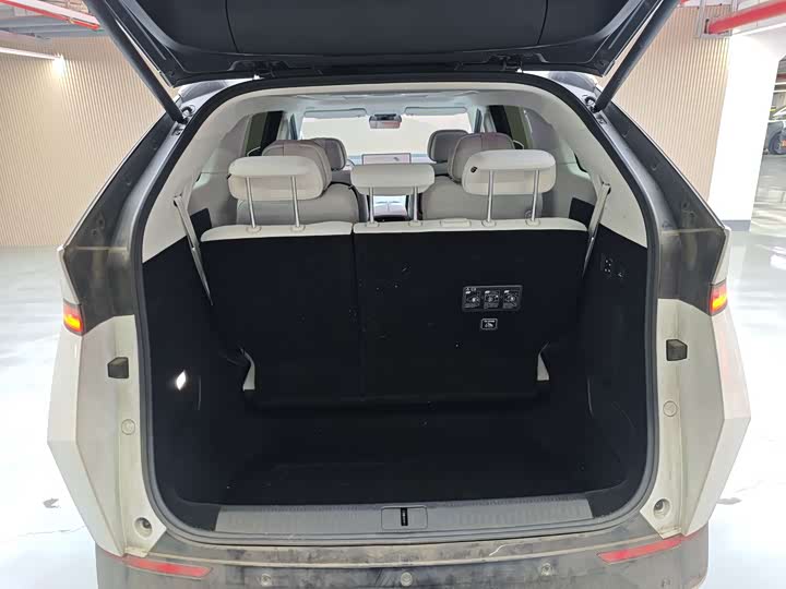 Фото 17 - XPeng X9