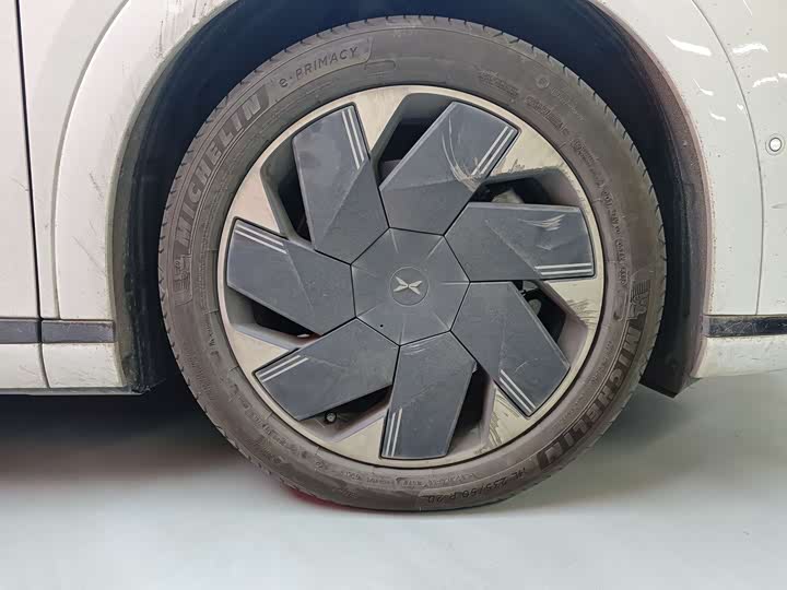 Фото 18 - XPeng X9