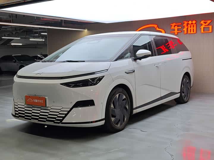 Фото 4 - XPeng X9