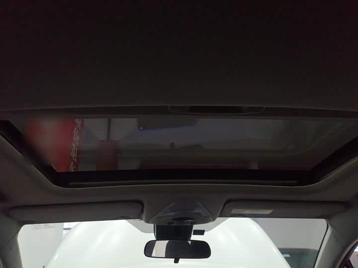 Фото 18 - Toyota C-HR