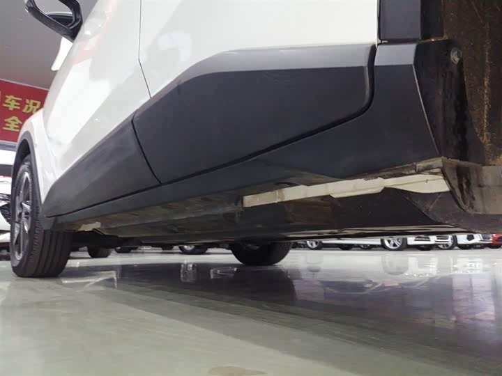 Фото 22 - Toyota C-HR