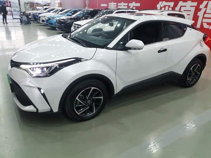 Фото 5 - Toyota C-HR