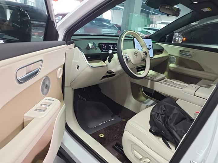 Фото 16 - Toyota bZ3X