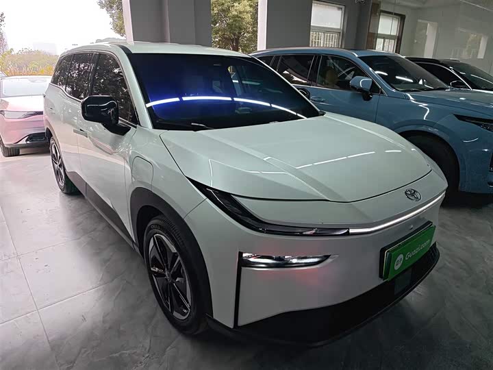 Фото 4 - Toyota bZ3X