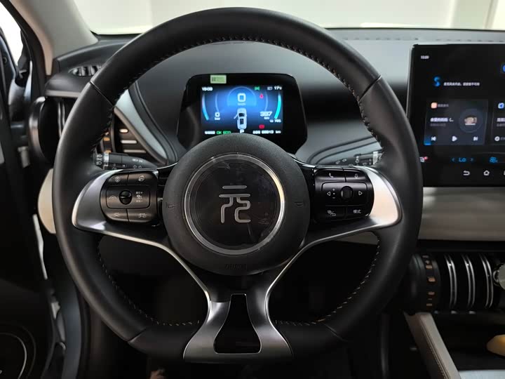 Фото 9 - BYD Yuan Plus