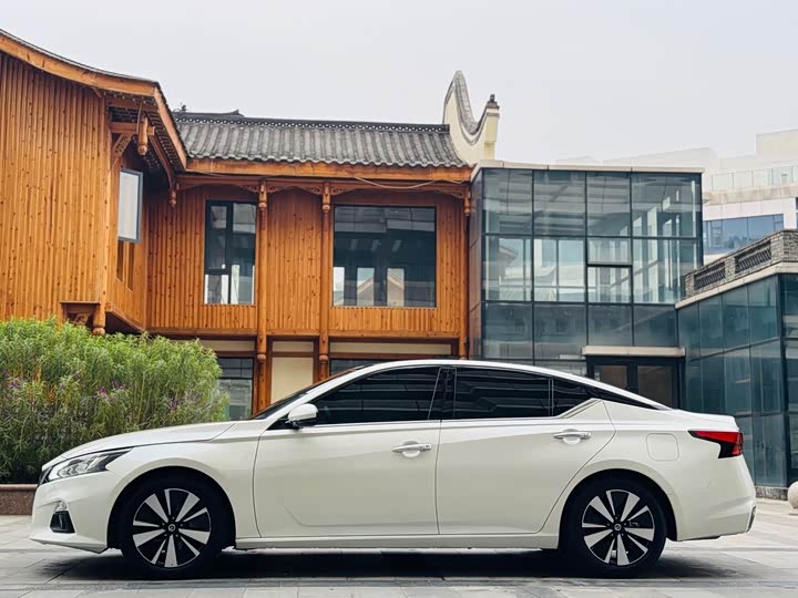 Фото 4 - Nissan Teana