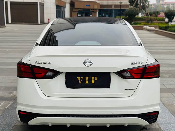 Фото 7 - Nissan Teana