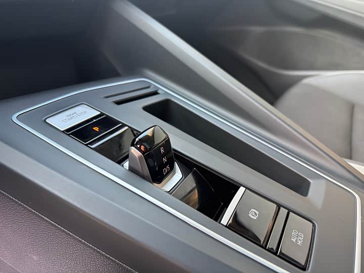 Фото 14 - Volkswagen Golf