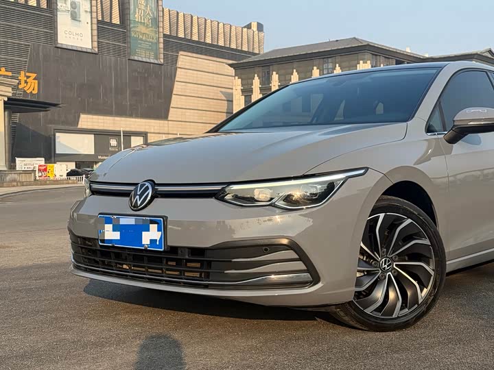 Фото 2 - Volkswagen Golf