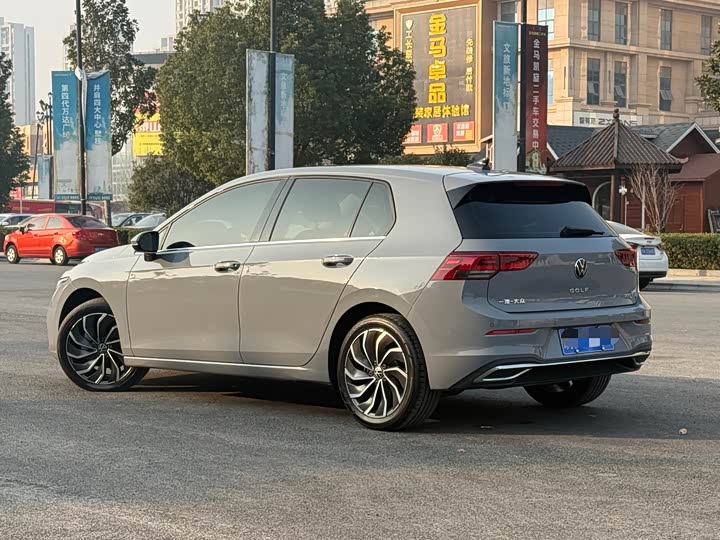 Фото 5 - Volkswagen Golf