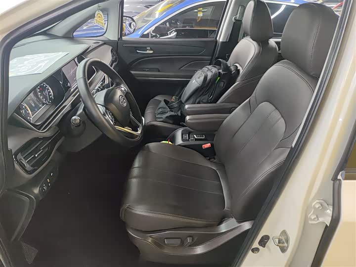 Фото 15 - GAC Trumpchi M6