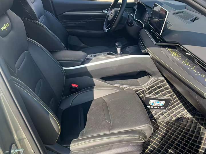 Фото 11 - Geely Preface