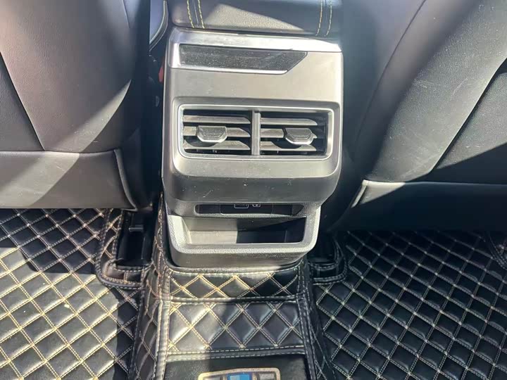 Фото 14 - Geely Preface