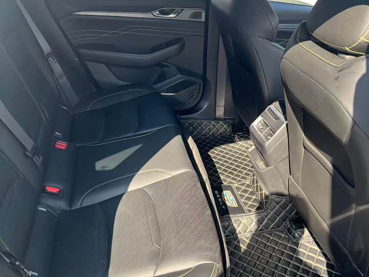 Фото 15 - Geely Preface