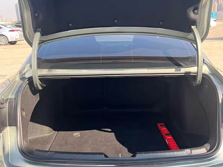 Фото 21 - Geely Preface