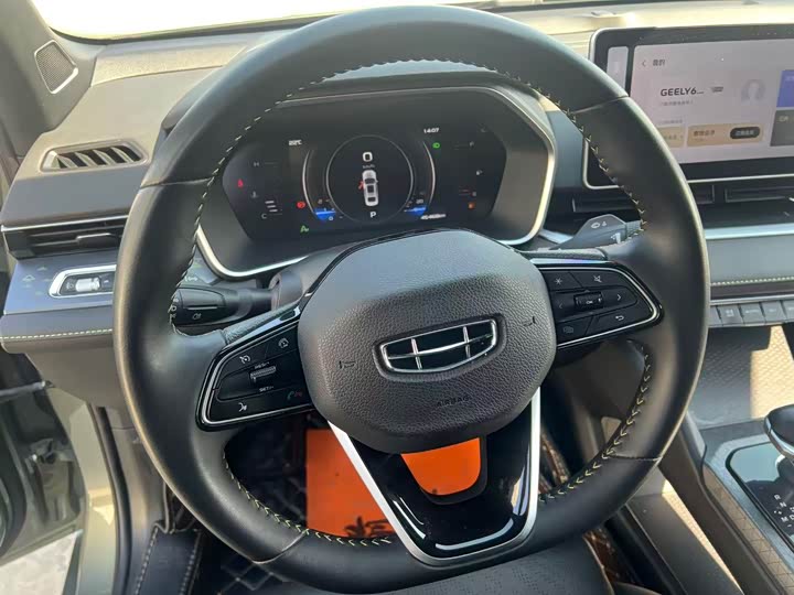 Фото 7 - Geely Preface