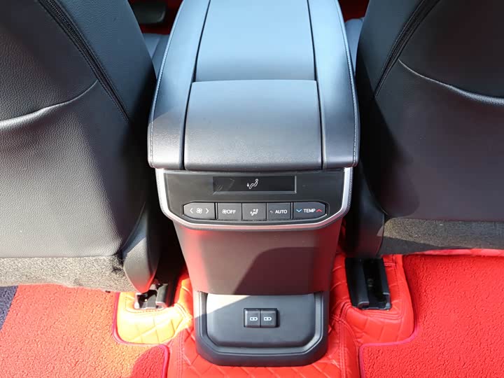 Фото 19 - Toyota Crown Kluger