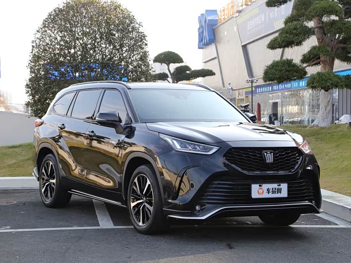 Фото 3 - Toyota Crown Kluger