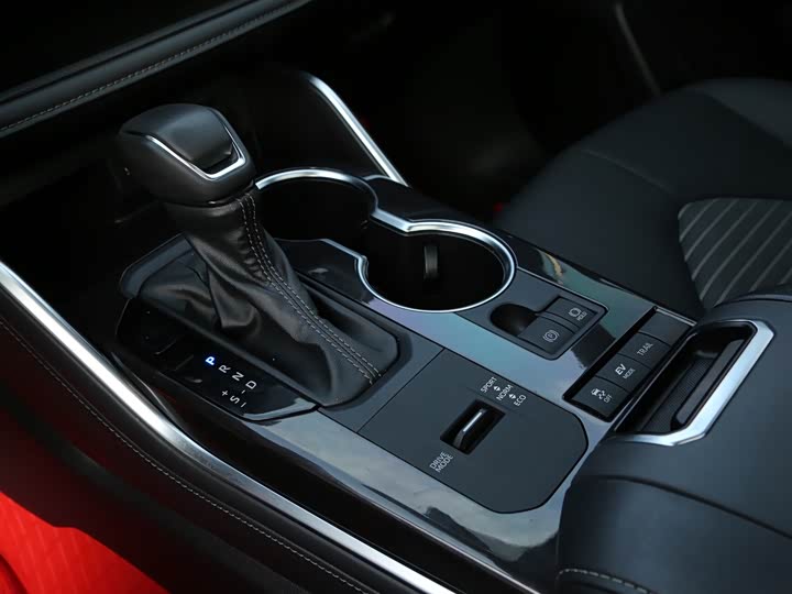 Фото 9 - Toyota Crown Kluger